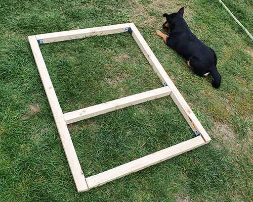 the foundation of the DIY Winter Doghouse