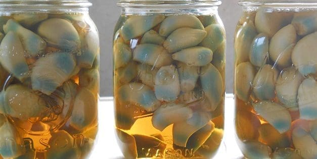 How To Make Pickled Garlic (And Why You Should Do It)