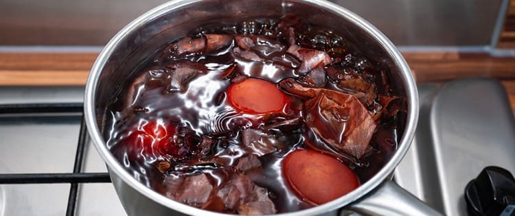 Don’t Throw Away Your Onion Skins, Do This Instead!